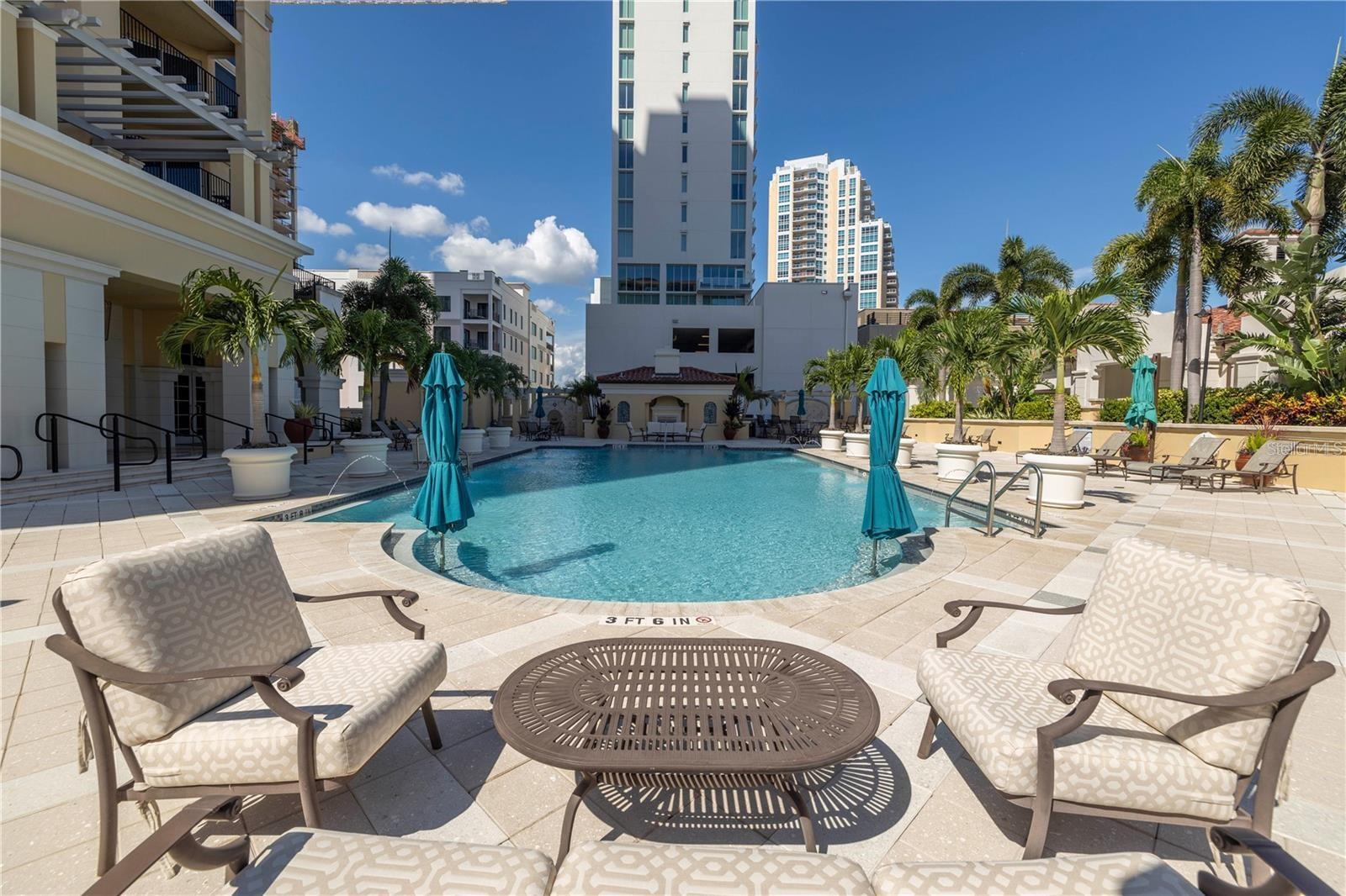 St Petersburg, Florida, 33701, United States, 2 Bedrooms Bedrooms, ,3 BathroomsBathrooms,Residential,Active,1888963