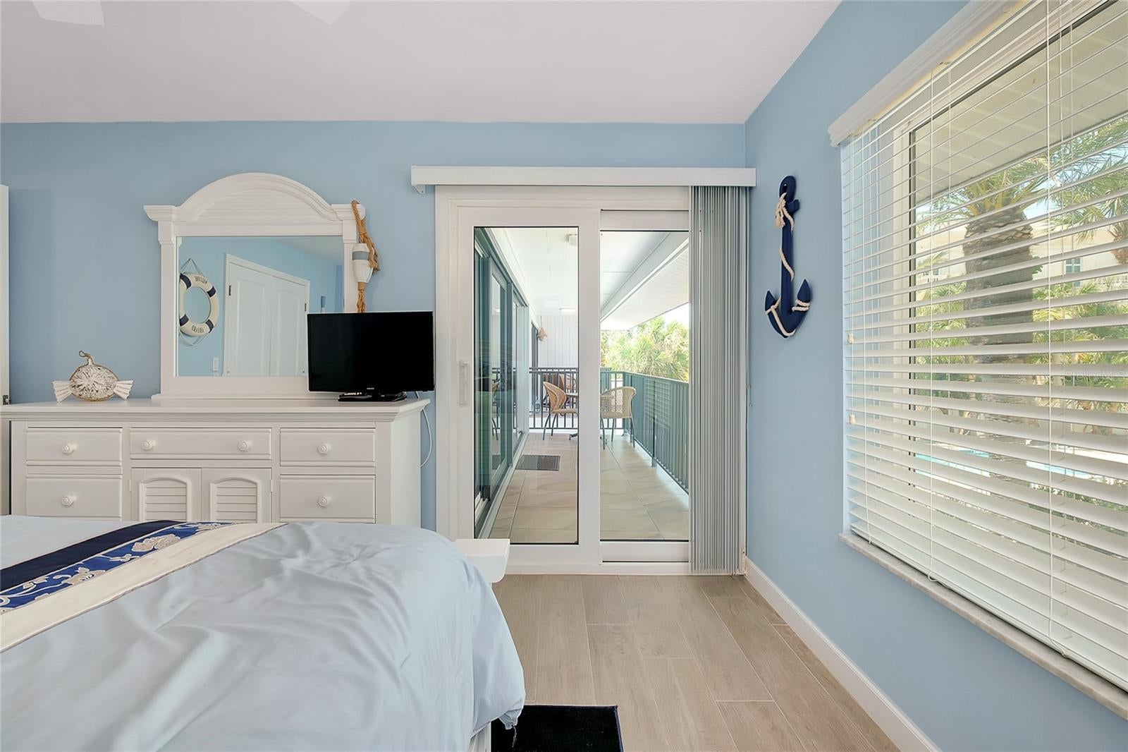 Sarasota, Florida, 34242, United States, 3 Bedrooms Bedrooms, ,2 BathroomsBathrooms,Residential,Active,1987232