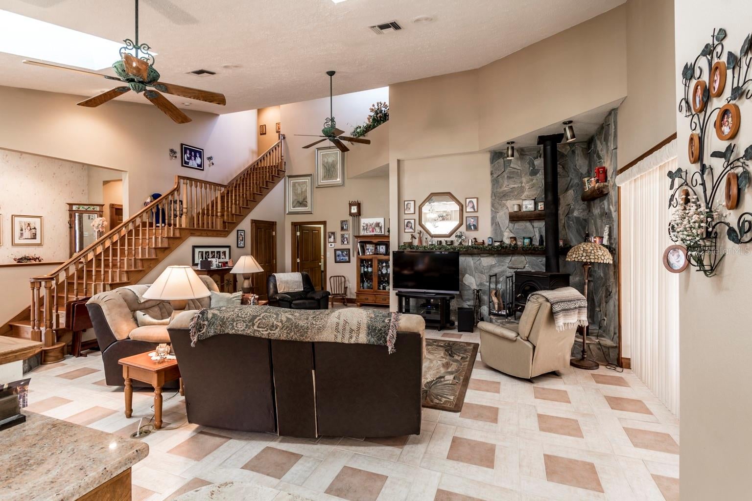 New Port Richey, Florida, 34654, United States, 4 Bedrooms Bedrooms, ,5 BathroomsBathrooms,Residential,Active,1963410