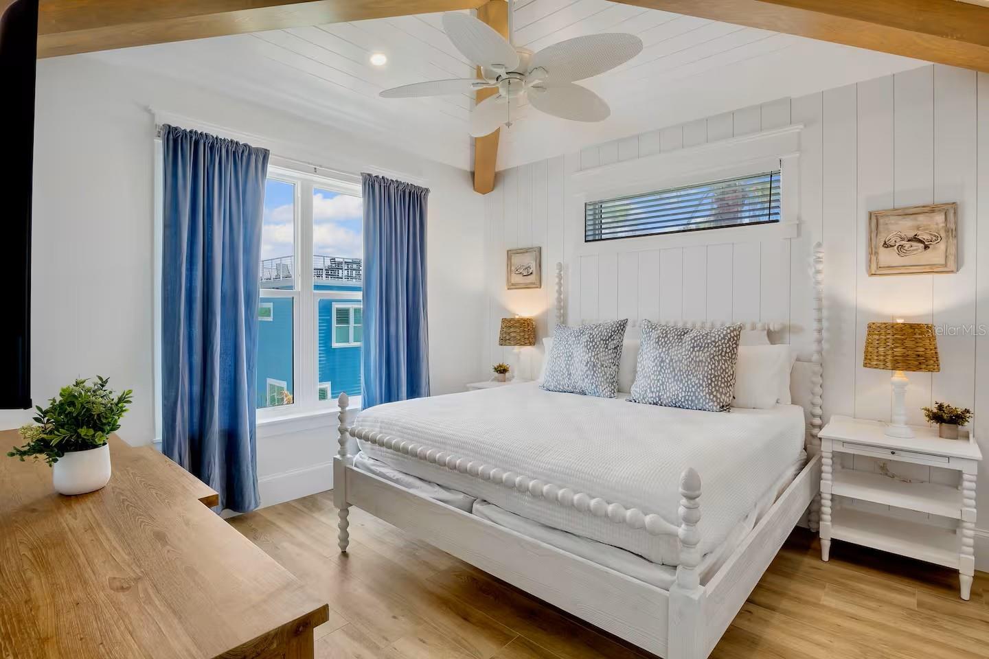 Bradenton Beach, Florida, 34217, United States, 7 Bedrooms Bedrooms, ,7 BathroomsBathrooms,Residential,Active,1971023