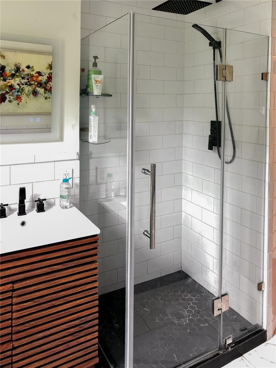 St Petersburg, Florida, 33705, United States, 6 Bedrooms Bedrooms, ,4 BathroomsBathrooms,Residential,Active,1986869