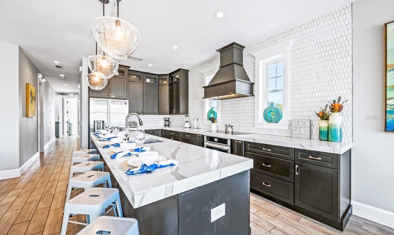 Bradenton Beach, Florida, 34217, United States, 7 Bedrooms Bedrooms, ,8 BathroomsBathrooms,Residential,Active,1988487