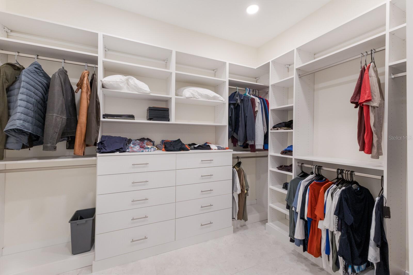 Longboat Key, Florida, 34228, United States, 3 Bedrooms Bedrooms, ,4 BathroomsBathrooms,Residential,Active,1987209