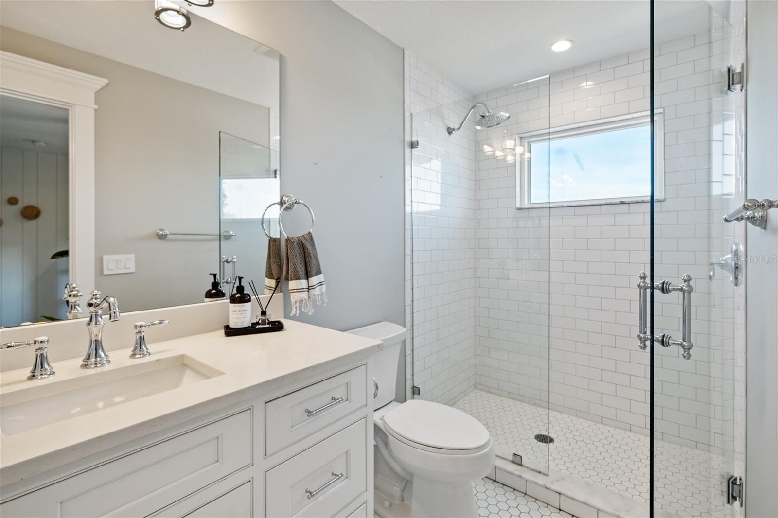 Anna Maria, Florida, 34216, United States, 7 Bedrooms Bedrooms, ,8 BathroomsBathrooms,Residential,Active,1892423