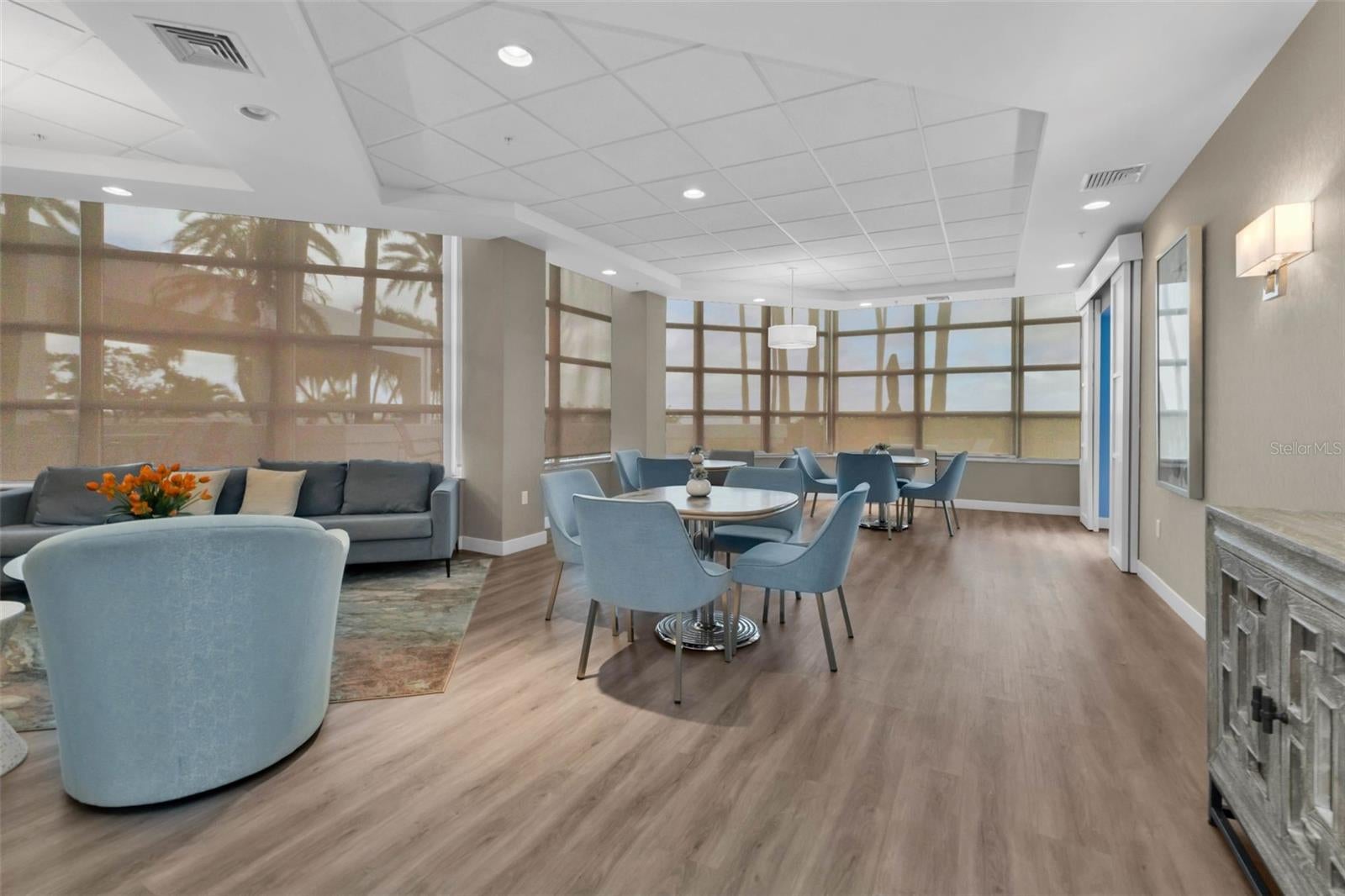 Sarasota, Florida, 34236, United States, 2 Bedrooms Bedrooms, ,2 BathroomsBathrooms,Residential,Active,1963403