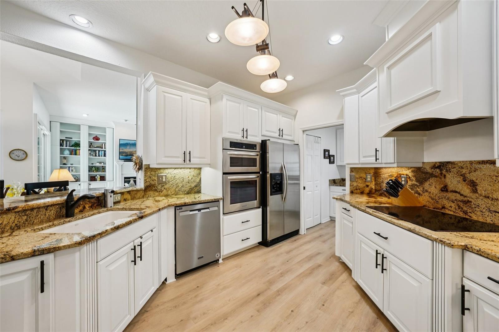 St Petersburg, Florida, 33703, United States, 4 Bedrooms Bedrooms, ,4 BathroomsBathrooms,Residential,Active,1994976