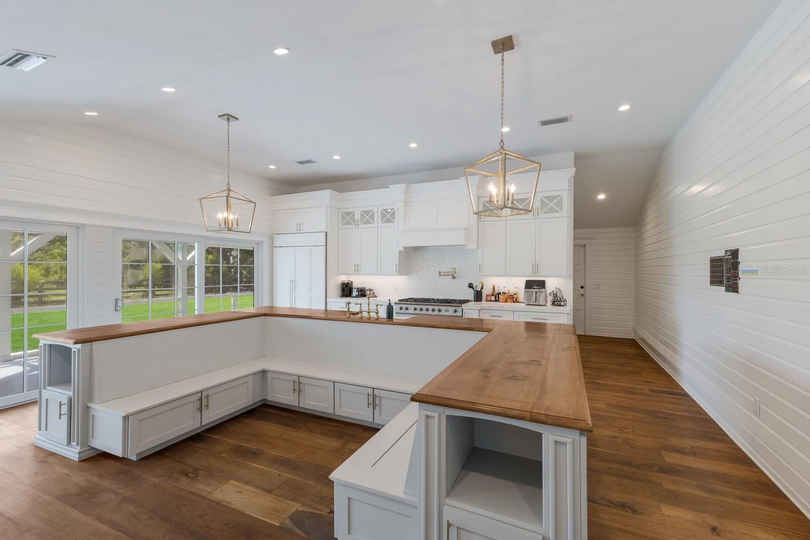 Bradenton, Florida, 34209, United States, ,4 BathroomsBathrooms,Residential,Active,1863490