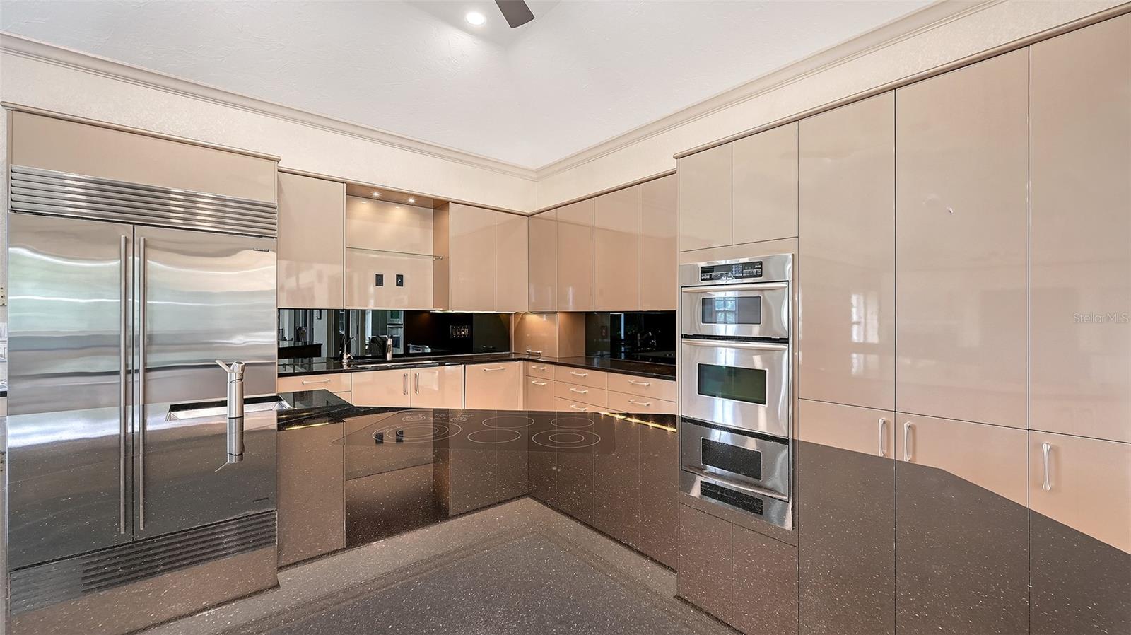 Sarasota, Florida, 34241, United States, 6 Bedrooms Bedrooms, ,5 BathroomsBathrooms,Residential,Active,2027822