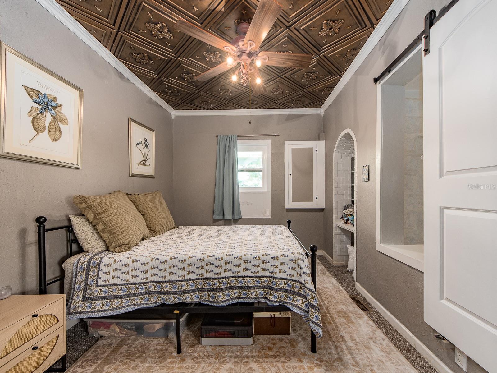 St Petersburg, Florida, 33705, United States, 6 Bedrooms Bedrooms, ,4 BathroomsBathrooms,Residential,Active,1986869