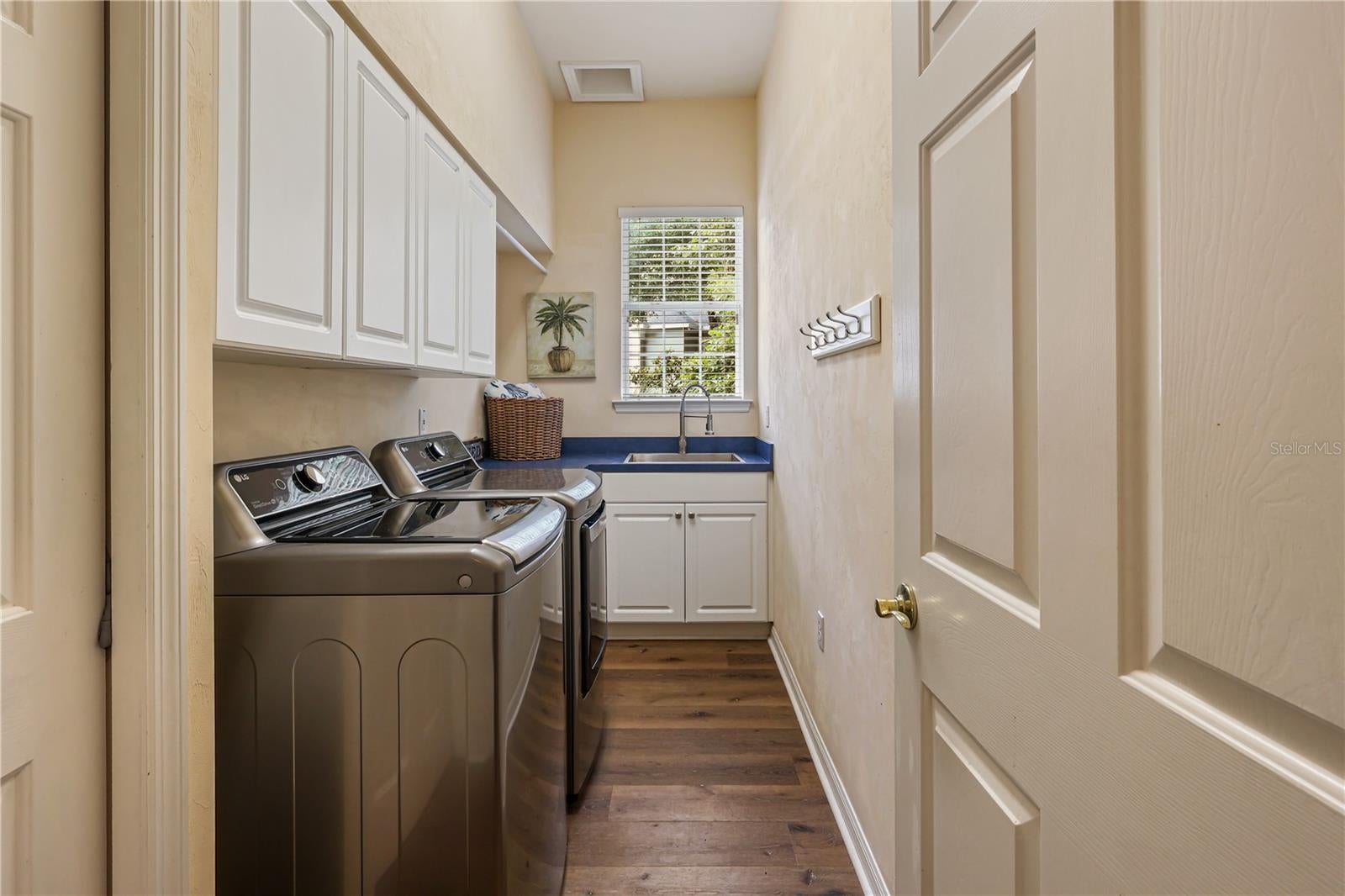 Gainesville, Florida, 32608, United States, ,5 BathroomsBathrooms,Residential,Active,1799404