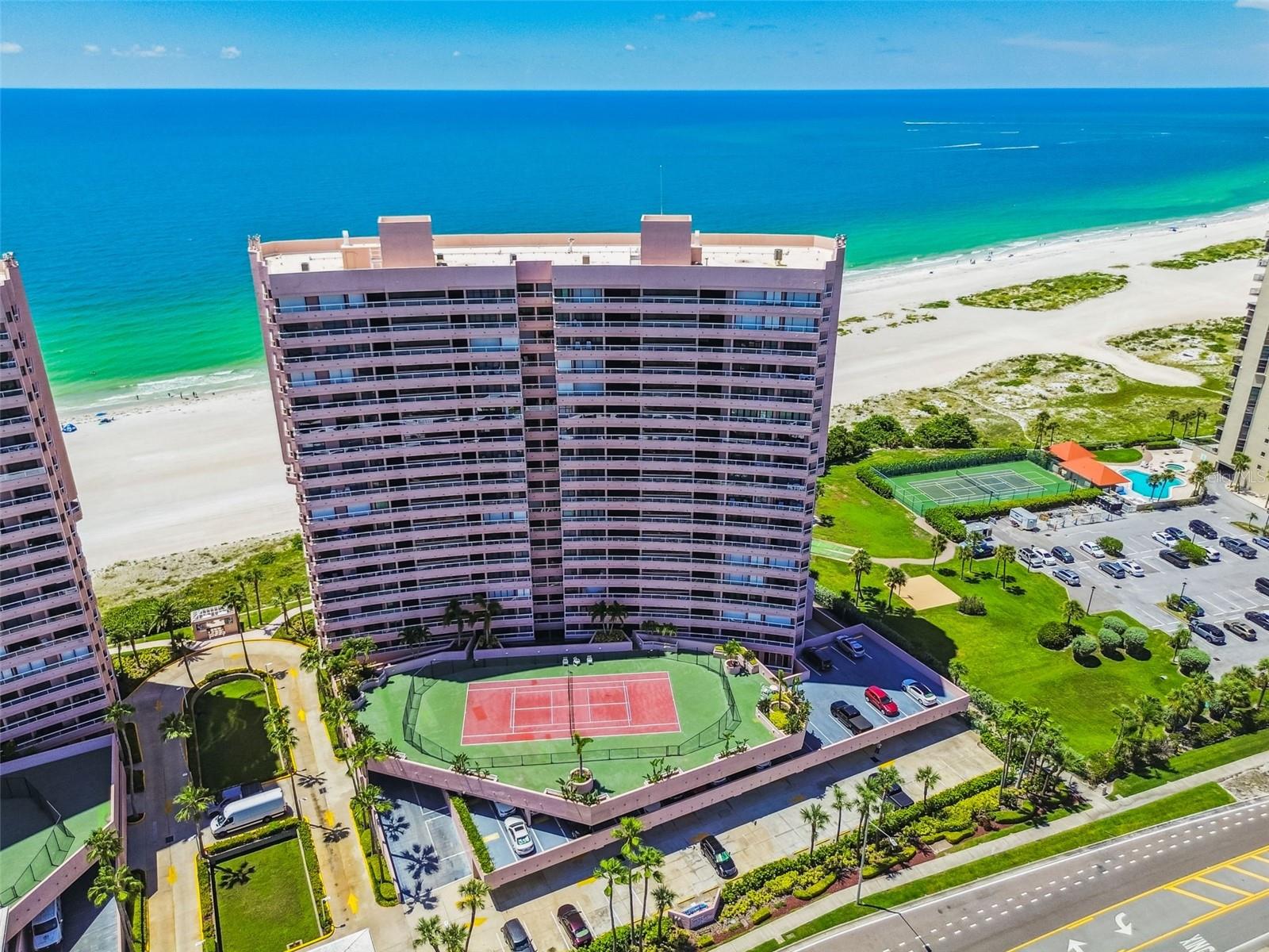 Clearwater Beach, Florida, 33767, United States, 2 Bedrooms Bedrooms, ,3 BathroomsBathrooms,Residential,Active,1919072