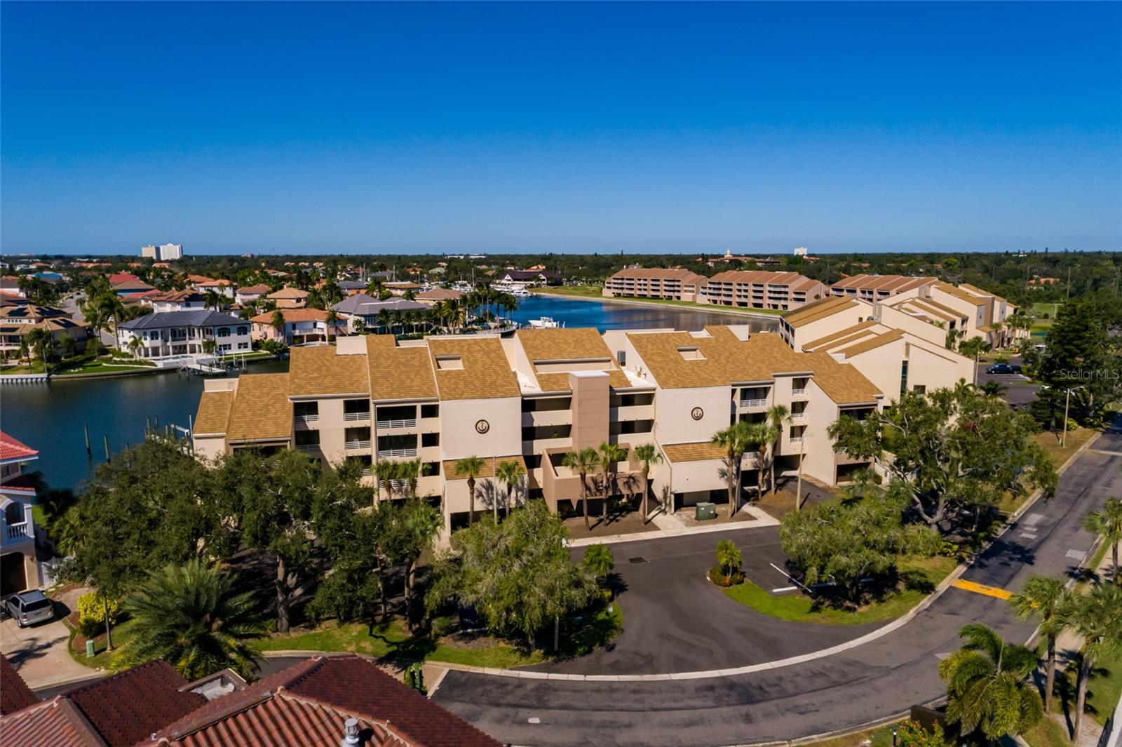 St Petersburg, Florida, 33707, United States, 4 Bedrooms Bedrooms, ,5 BathroomsBathrooms,Residential,Active,1985578