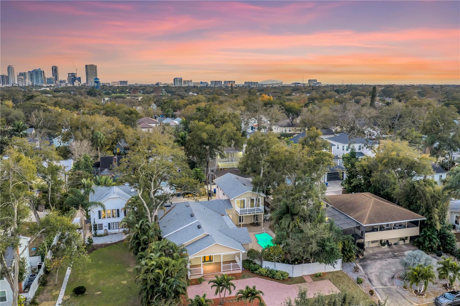 St Petersburg, Florida, 33704, United States, 5 Bedrooms Bedrooms, ,5 BathroomsBathrooms,Residential,Active,2017883