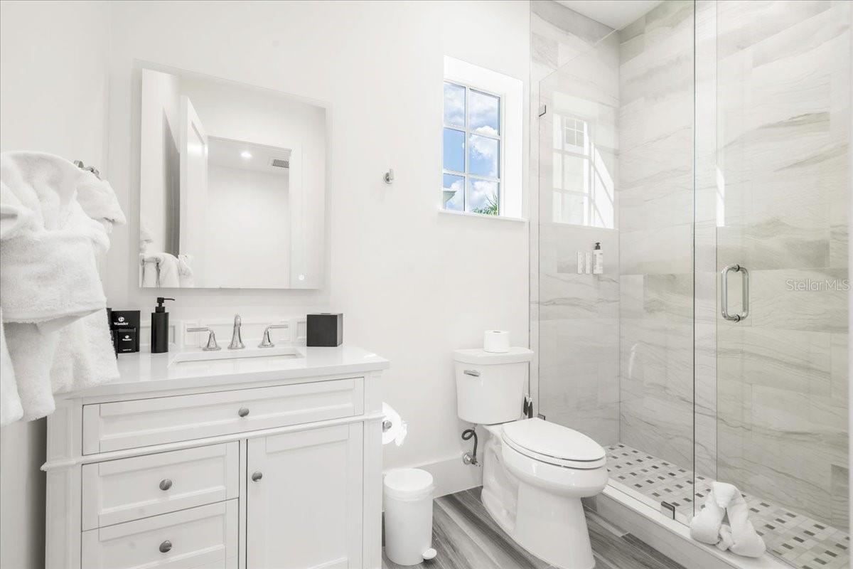 Marathon, Florida, 33050, United States, 5 Bedrooms Bedrooms, ,5 BathroomsBathrooms,Residential,Active,2011845