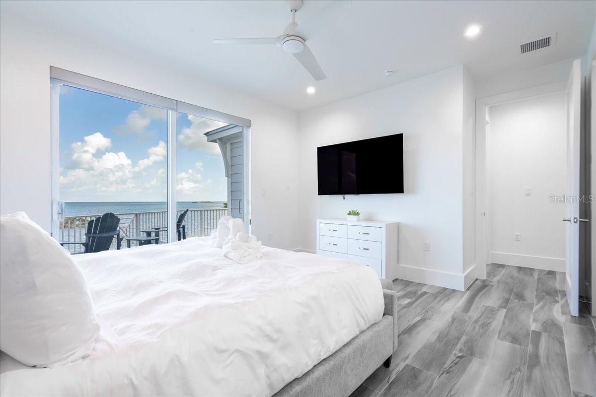 Marathon, Florida, 33050, United States, 5 Bedrooms Bedrooms, ,5 BathroomsBathrooms,Residential,Active,2011845