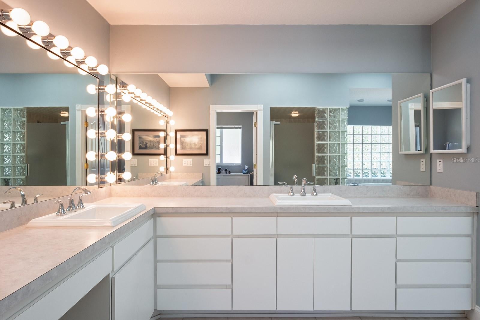 Tarpon Springs, Florida, 34688, United States, 4 Bedrooms Bedrooms, ,4 BathroomsBathrooms,Residential,Active,1841287