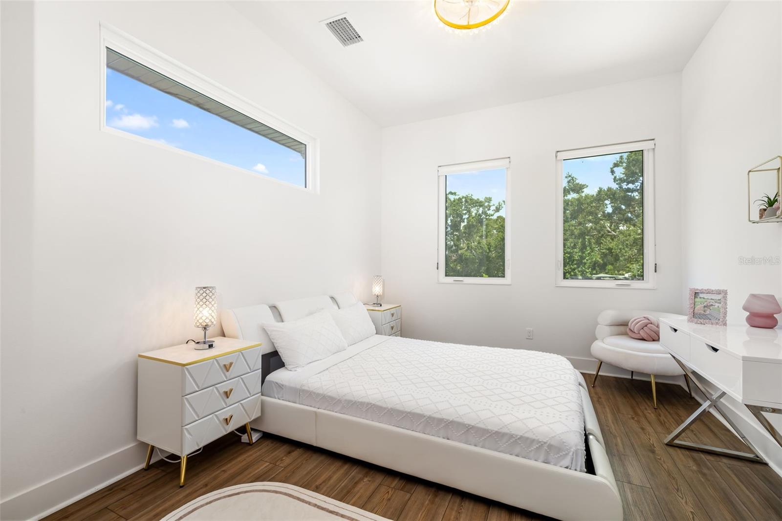 Sarasota, Florida, 34231, United States, 4 Bedrooms Bedrooms, ,3 BathroomsBathrooms,Residential,Active,1922484