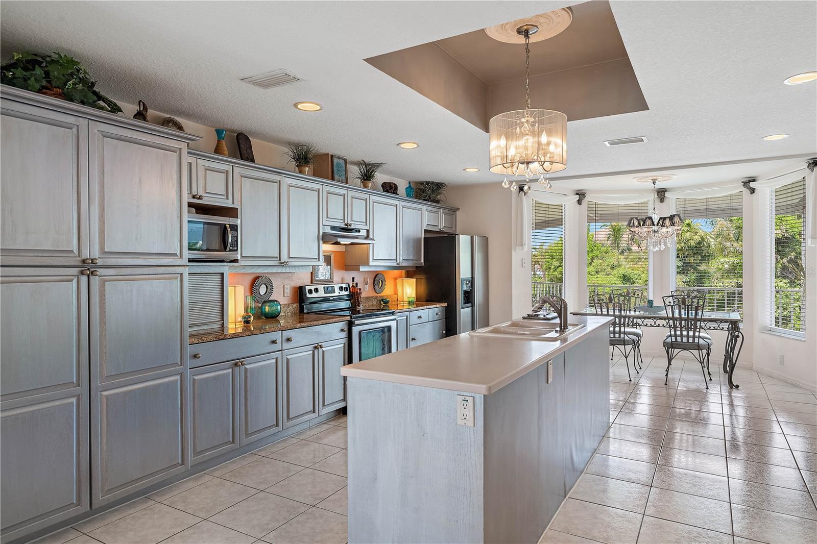 St Petersburg, Florida, 33715, United States, 5 Bedrooms Bedrooms, ,5 BathroomsBathrooms,Residential,Active,1942385