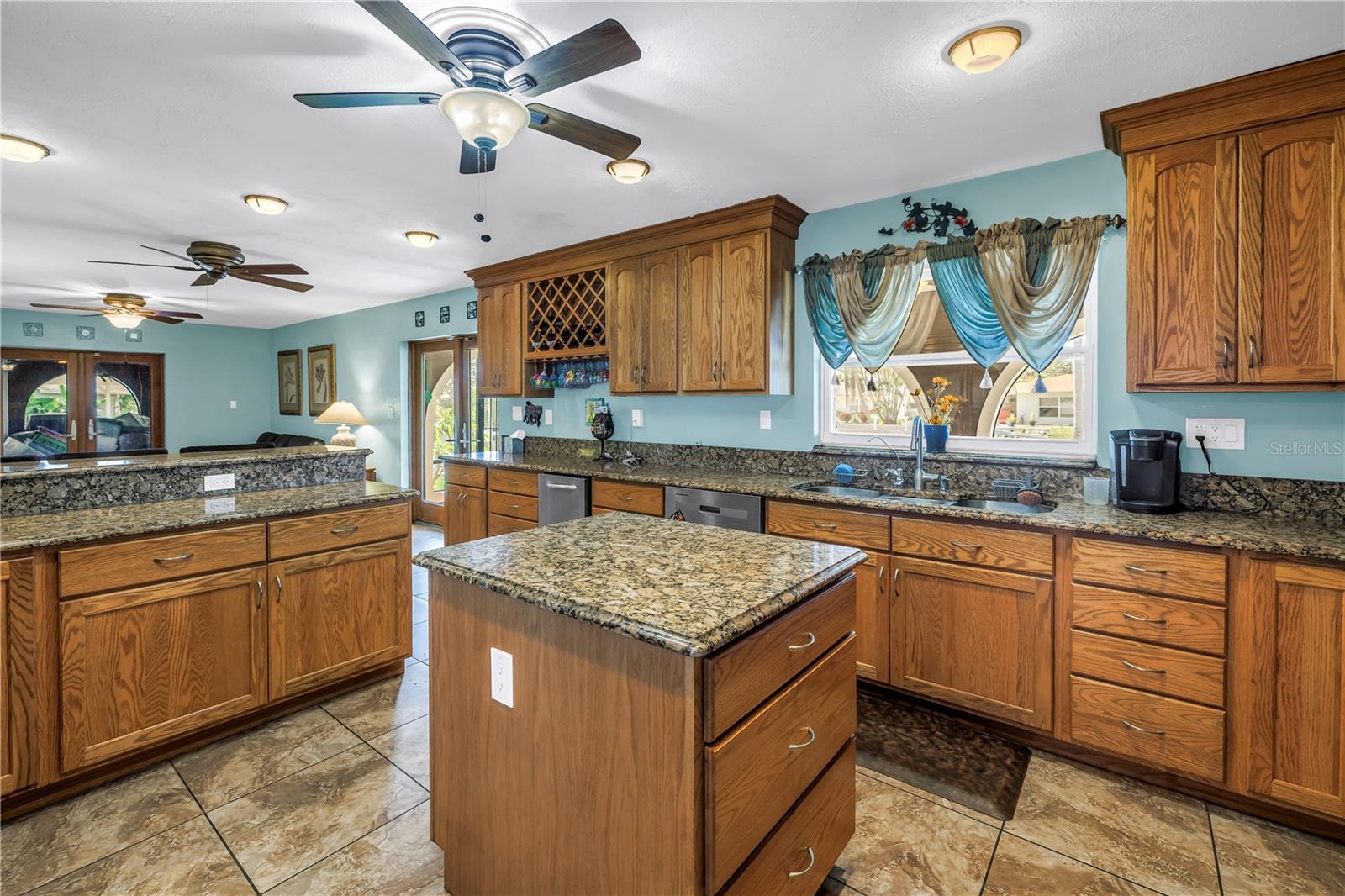St Petersburg, Florida, 33703, United States, 5 Bedrooms Bedrooms, ,3 BathroomsBathrooms,Residential,Active,1824530