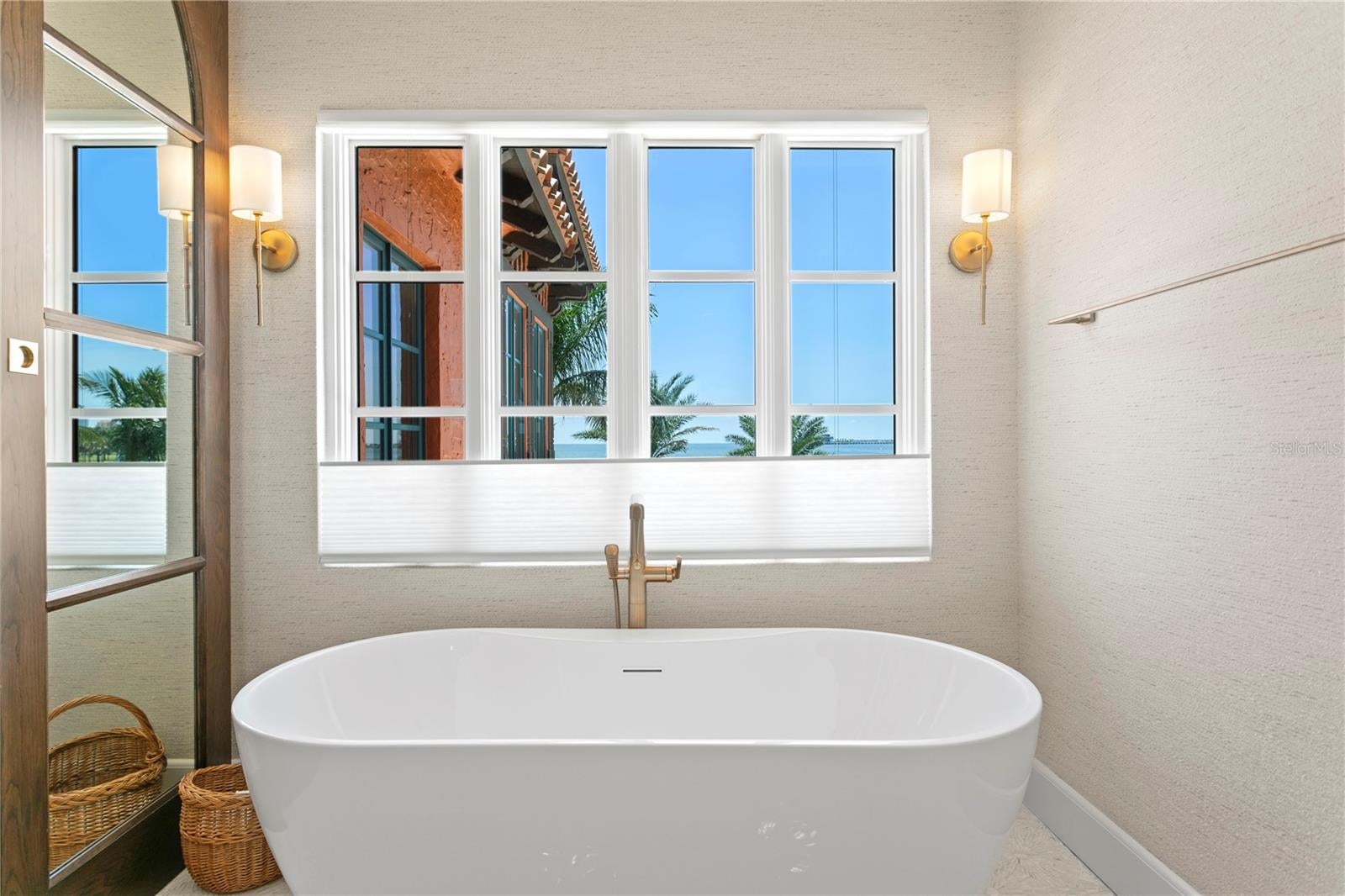 St Petersburg, Florida, 33704, United States, 6 Bedrooms Bedrooms, ,7 BathroomsBathrooms,Residential,Active,1871834