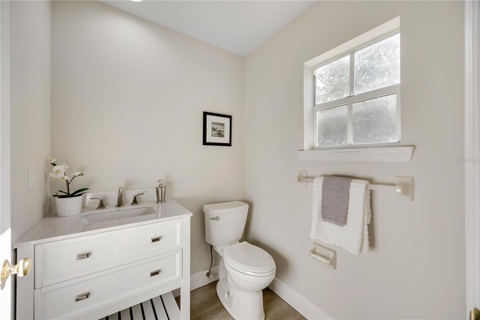 Nokomis, Florida, 34275, United States, 5 Bedrooms Bedrooms, ,5 BathroomsBathrooms,Residential,Active,1905473