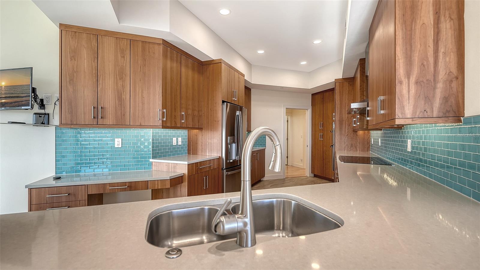 Longboat Key, Florida, 34228, United States, 2 Bedrooms Bedrooms, ,3 BathroomsBathrooms,Residential,Active,2009004