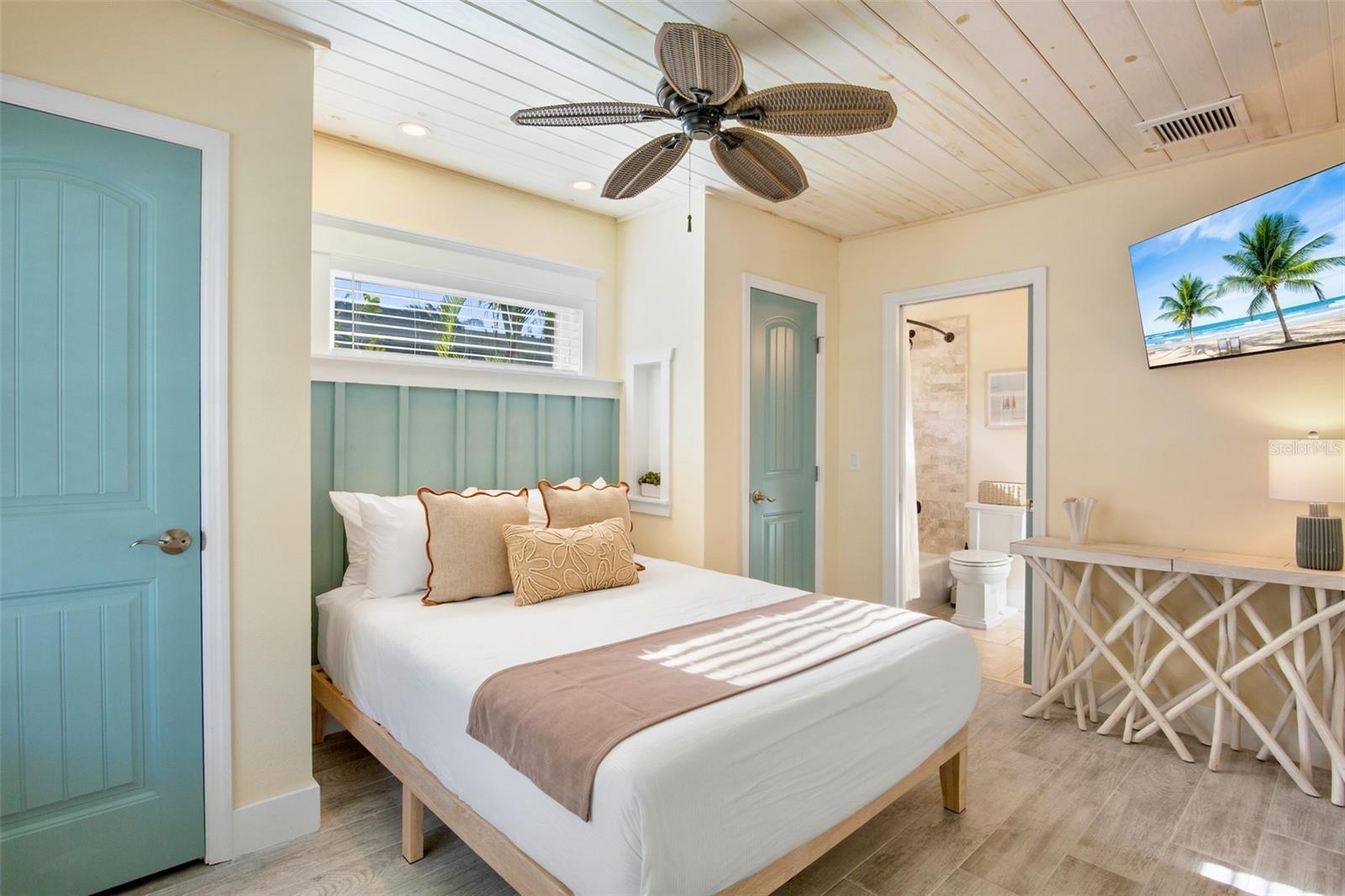 Anna Maria, Florida, 34216, United States, 2 Bedrooms Bedrooms, ,2 BathroomsBathrooms,Residential,Active,2006773