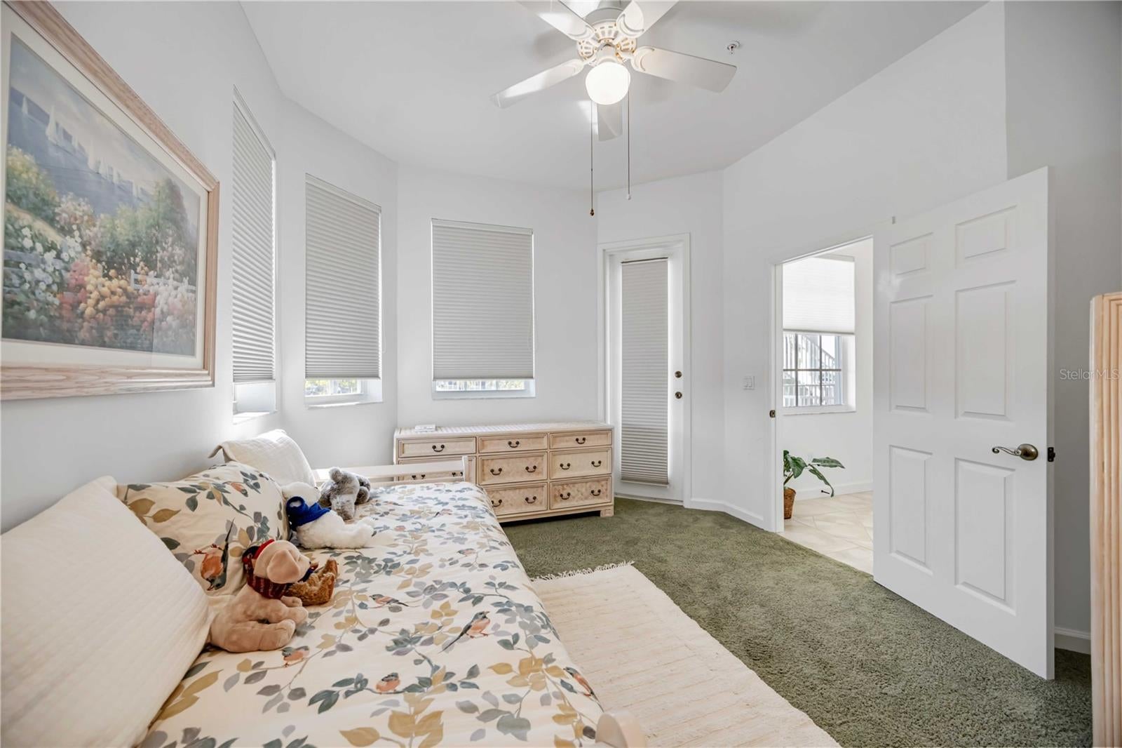 Siesta Key, Florida, 34242, United States, 3 Bedrooms Bedrooms, ,3 BathroomsBathrooms,Residential,Active,1762821