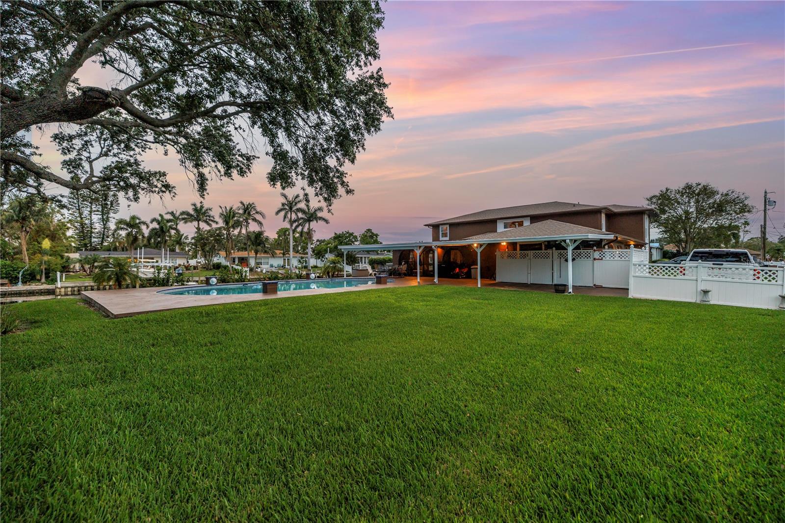 St Petersburg, Florida, 33703, United States, 5 Bedrooms Bedrooms, ,3 BathroomsBathrooms,Residential,Active,1824530