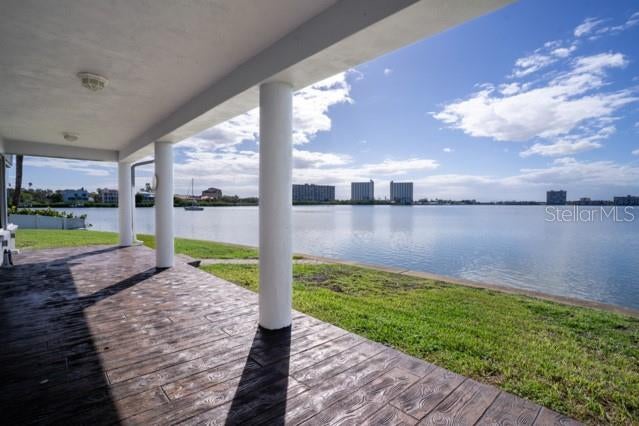 St Petersburg, Florida, 33707, United States, 4 Bedrooms Bedrooms, ,4 BathroomsBathrooms,Residential,Active,1987212
