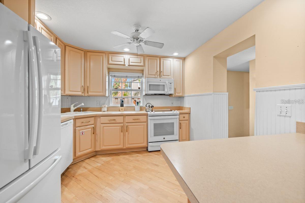 Sarasota, Florida, 34236, United States, 2 Bedrooms Bedrooms, ,2 BathroomsBathrooms,Residential,Active,1702507