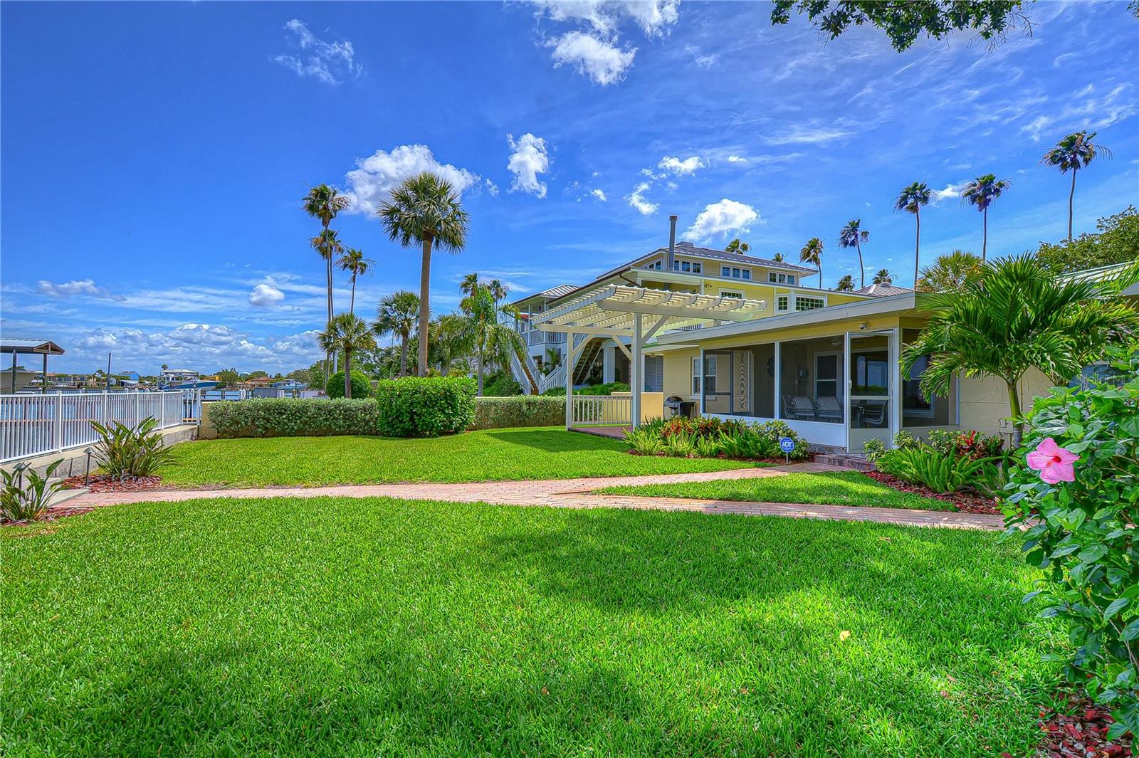 Dunedin, Florida, 34698, United States, 3 Bedrooms Bedrooms, ,3 BathroomsBathrooms,Residential,Active,1994972