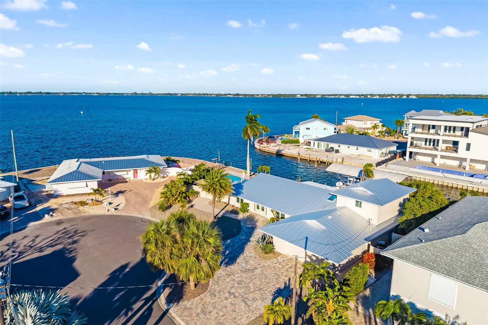 Bradenton, Florida, 34210, United States, 3 Bedrooms Bedrooms, ,3 BathroomsBathrooms,Residential,Active,1993663