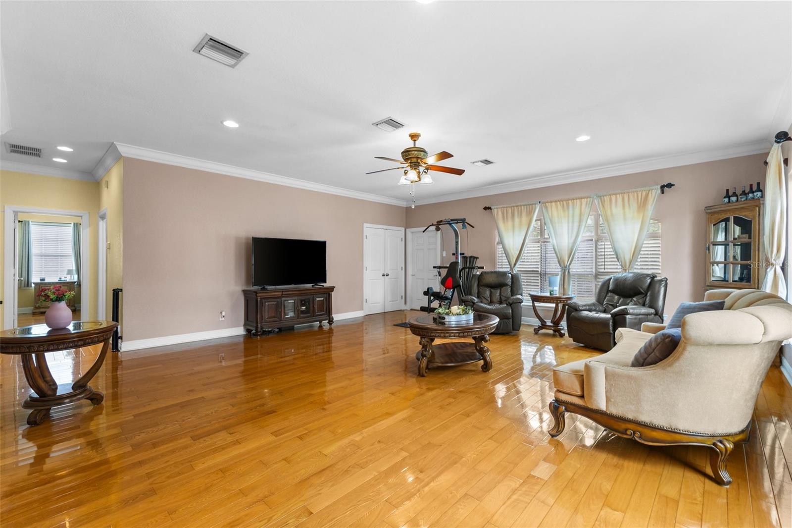 Plant City, Florida, 33567, United States, 5 Bedrooms Bedrooms, ,3 BathroomsBathrooms,Residential,Active,2007196