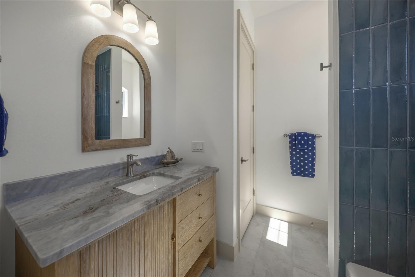 Venice, Florida, 34285, United States, 4 Bedrooms Bedrooms, ,5 BathroomsBathrooms,Residential,Active,1987248