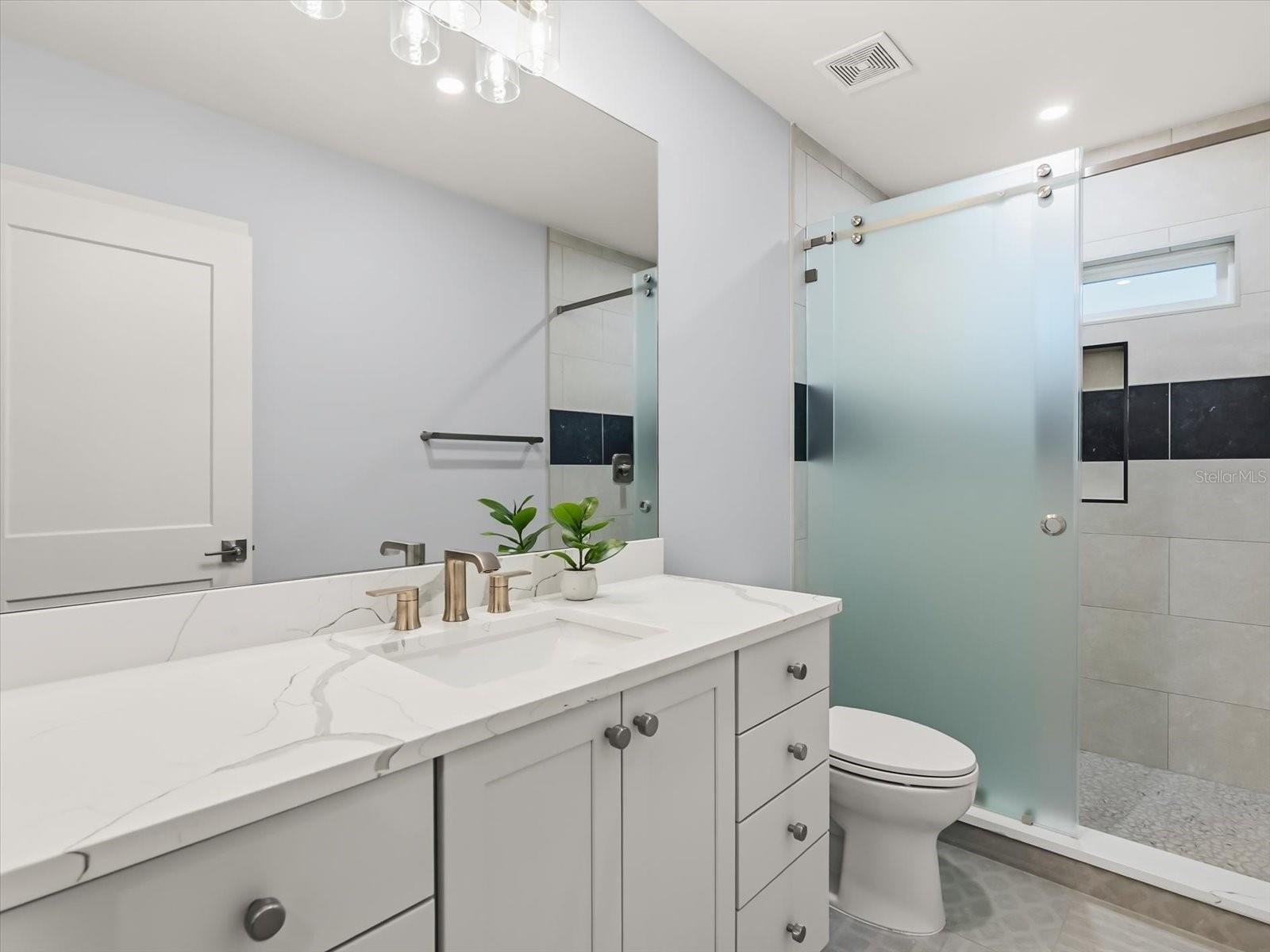 Orlando, Florida, 32801, United States, 4 Bedrooms Bedrooms, ,3 BathroomsBathrooms,Residential,Active,1972164