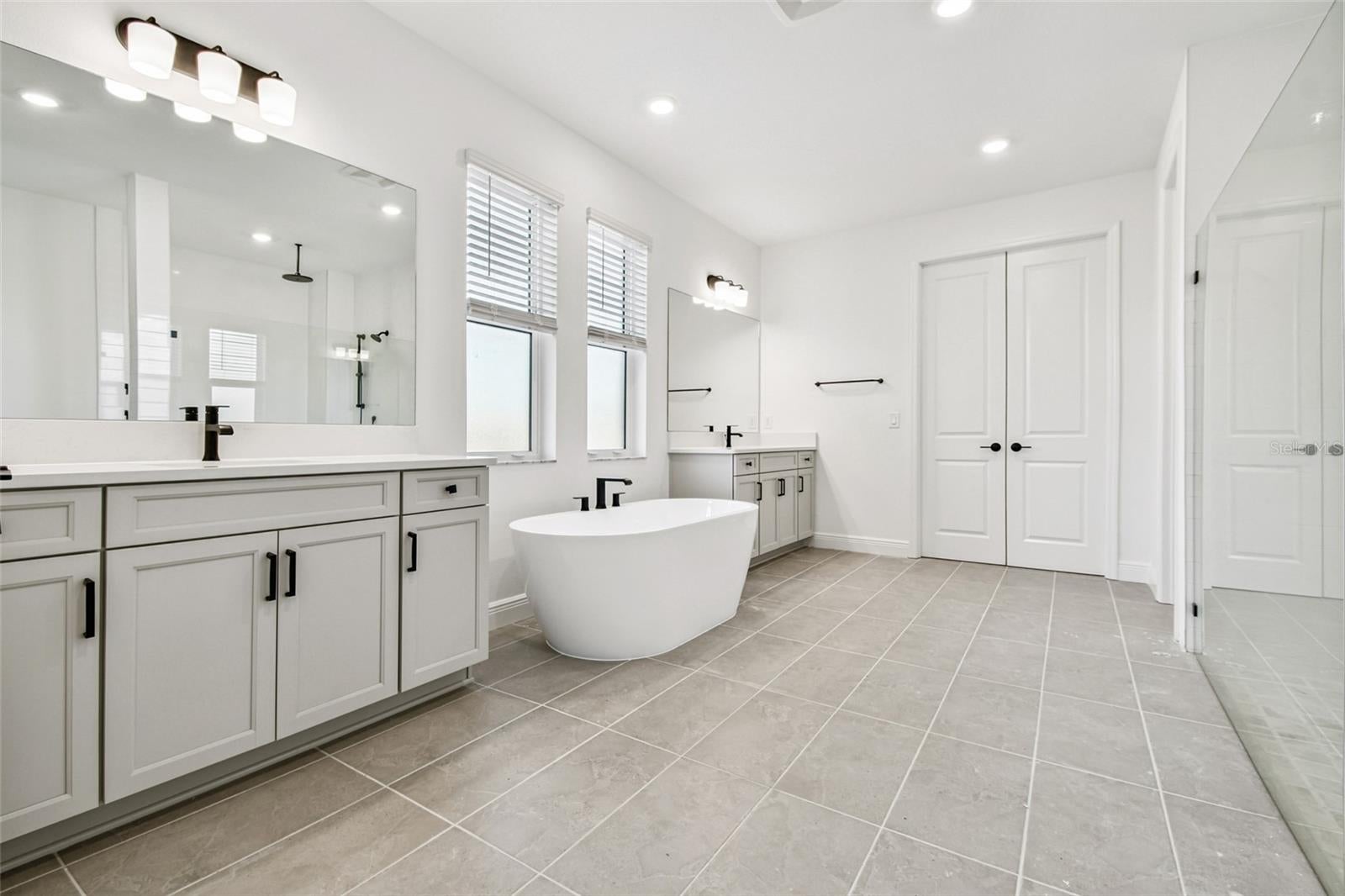 Parrish, Florida, 34219, United States, 4 Bedrooms Bedrooms, ,4 BathroomsBathrooms,Residential,Active,2007045