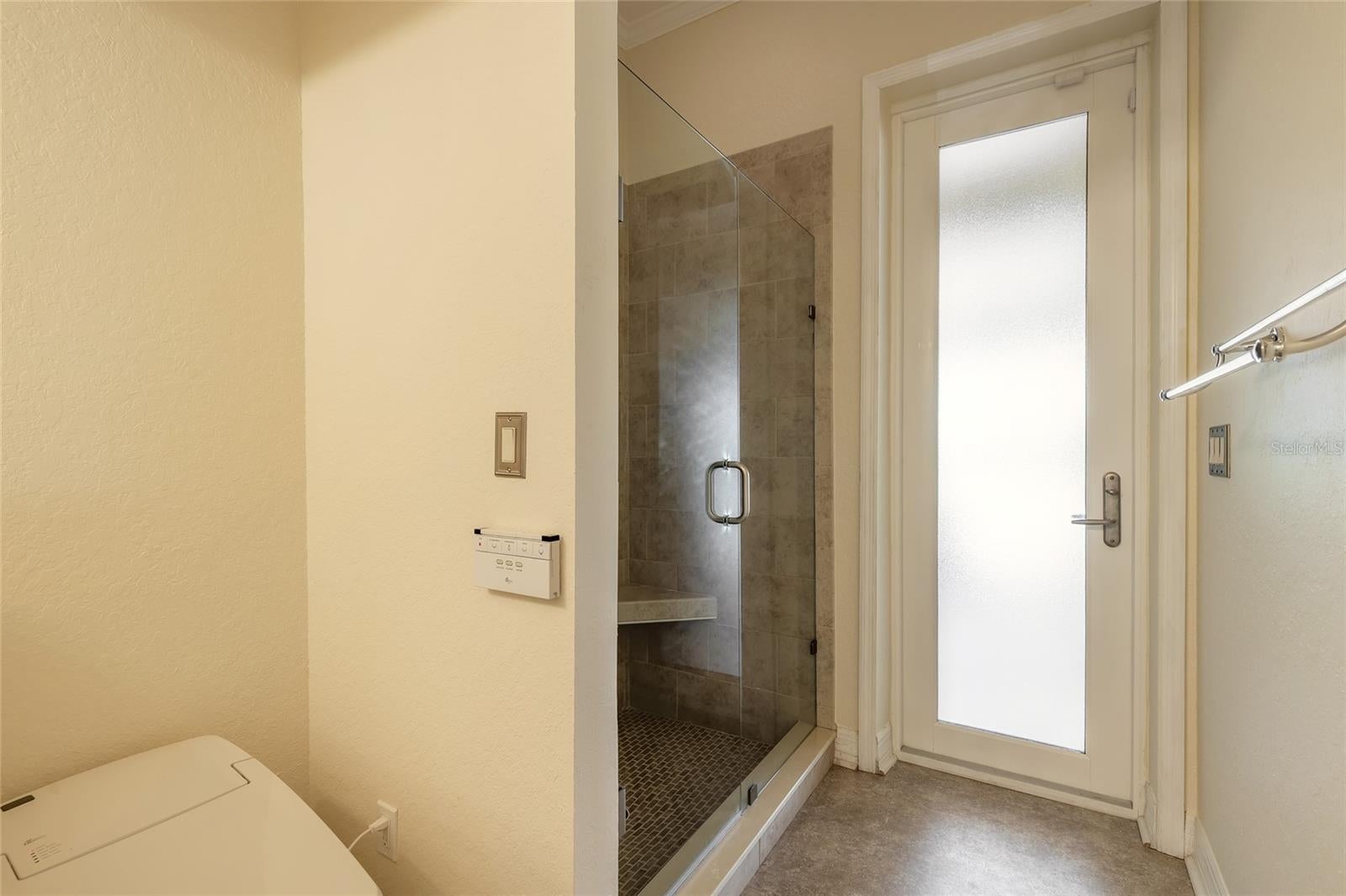 Daytona Beach, Florida, 32124, United States, 5 Bedrooms Bedrooms, ,4 BathroomsBathrooms,Residential,Active,1945086