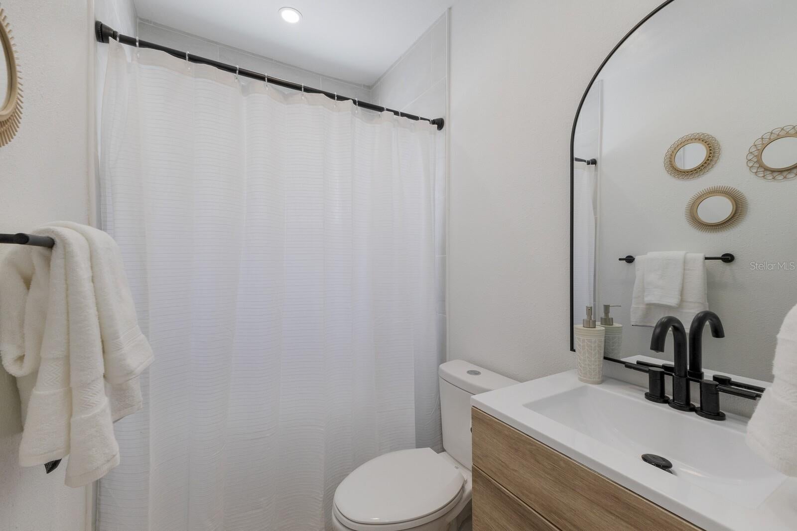 Bradenton Beach, Florida, 34217, United States, 3 Bedrooms Bedrooms, ,3 BathroomsBathrooms,Residential,Active,1926702