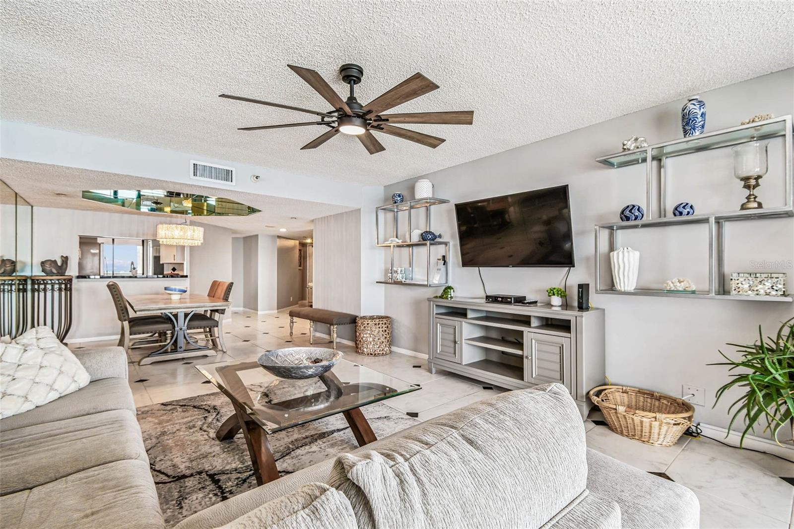 Clearwater Beach, Florida, 33767, United States, 2 Bedrooms Bedrooms, ,3 BathroomsBathrooms,Residential,Active,1919072