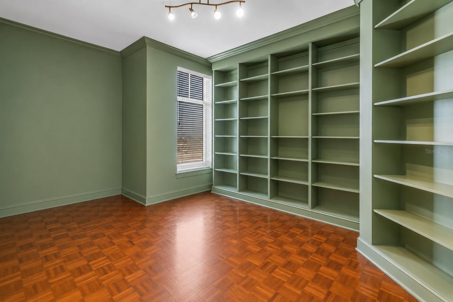St Petersburg, Florida, 33701, United States, 3 Bedrooms Bedrooms, ,3 BathroomsBathrooms,Residential,Active,2045043
