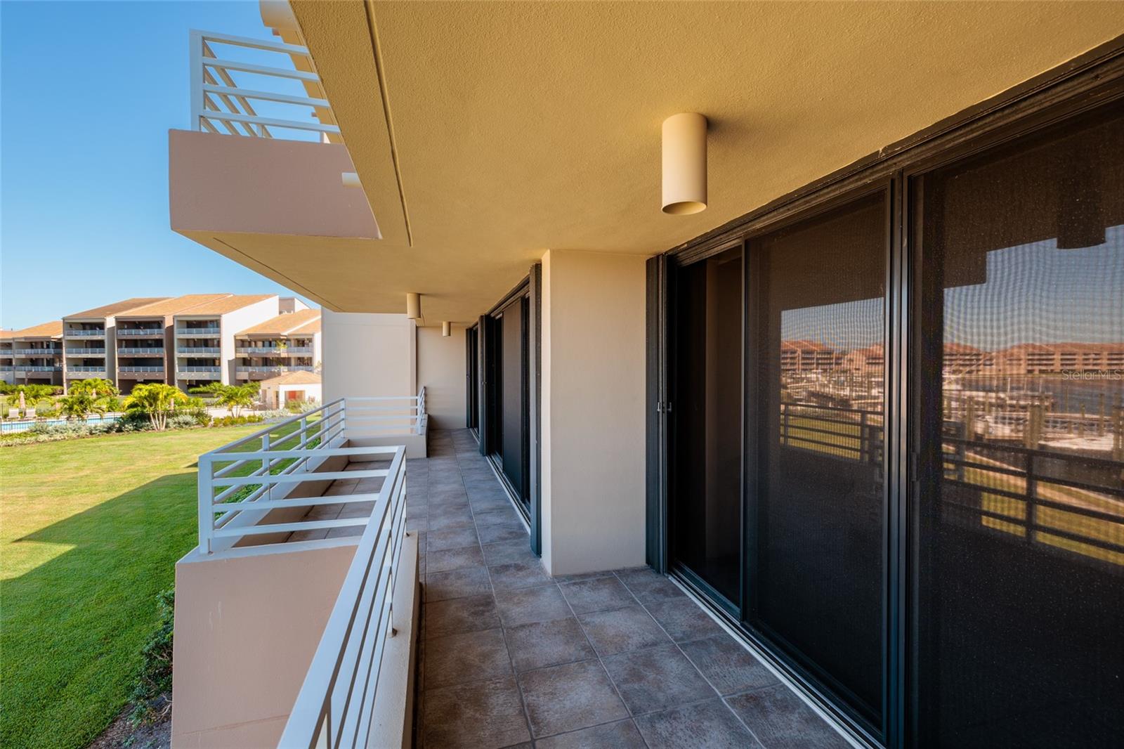 St Petersburg, Florida, 33707, United States, 4 Bedrooms Bedrooms, ,5 BathroomsBathrooms,Residential,Active,1985578