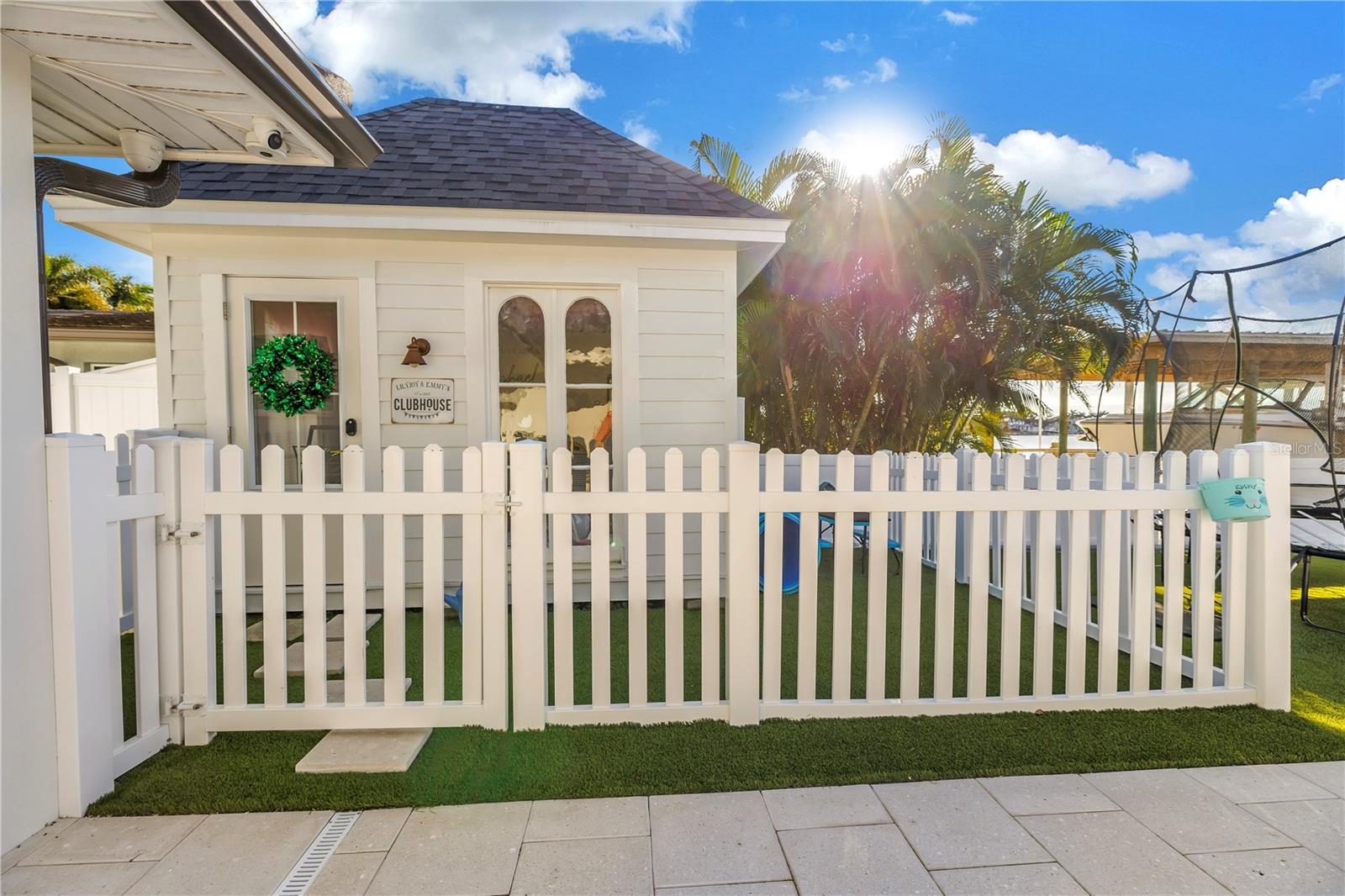 St Petersburg, Florida, 33704, United States, 4 Bedrooms Bedrooms, ,3 BathroomsBathrooms,Residential,Active,2009411