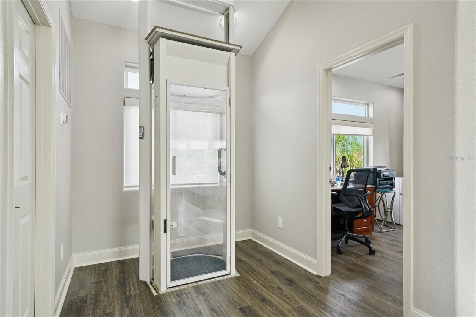 St Petersburg, Florida, 33703, United States, 4 Bedrooms Bedrooms, ,4 BathroomsBathrooms,Residential,Active,1934835