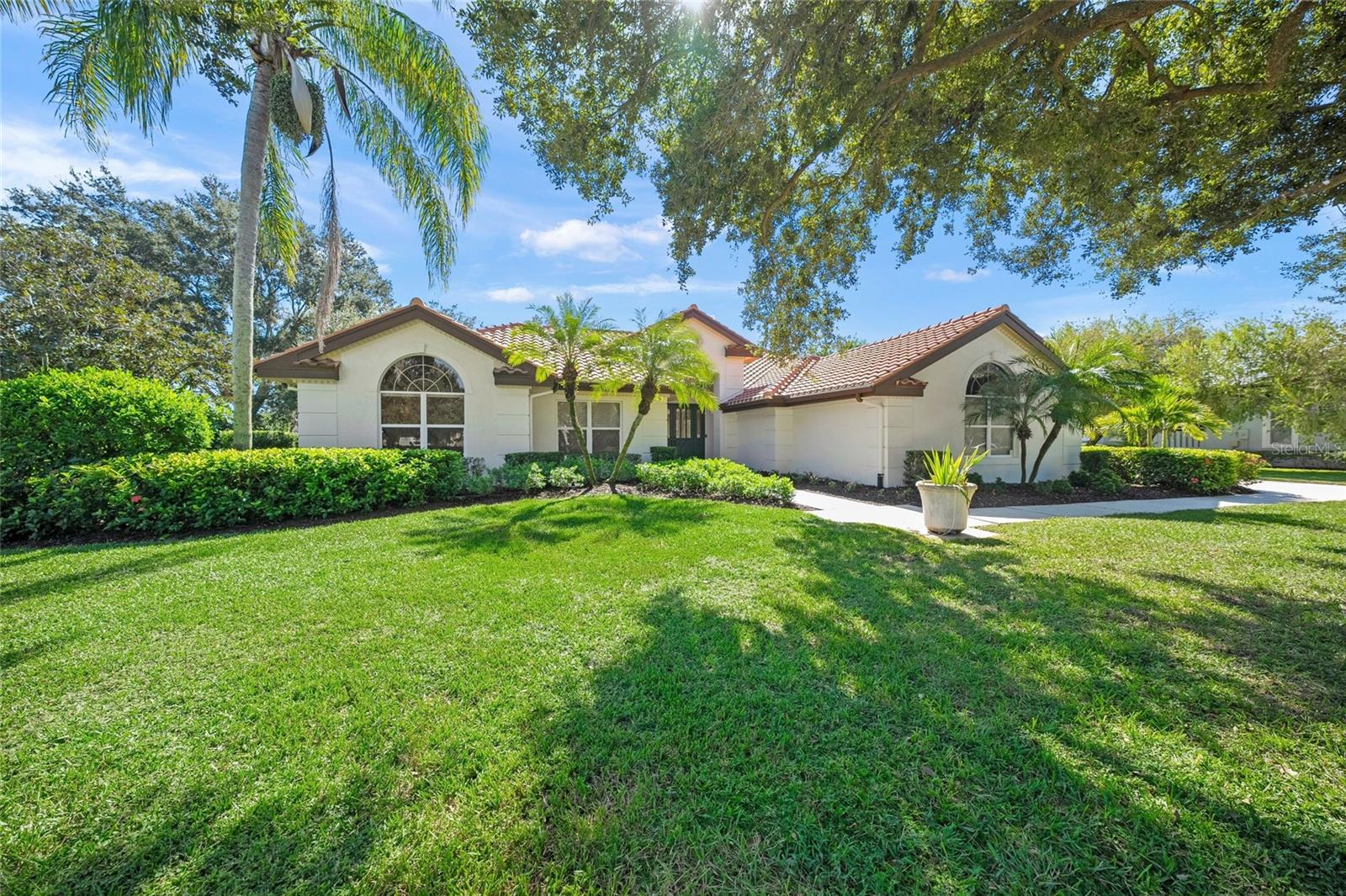 Sarasota, Florida, 34240, United States, 4 Bedrooms Bedrooms, ,5 BathroomsBathrooms,Residential,Active,1968088