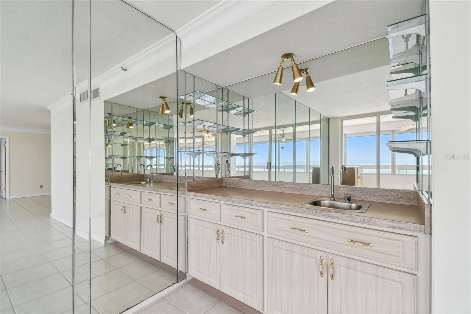 Redington Shores, Florida, 33708, United States, ,3 BathroomsBathrooms,Residential,Active,1824910