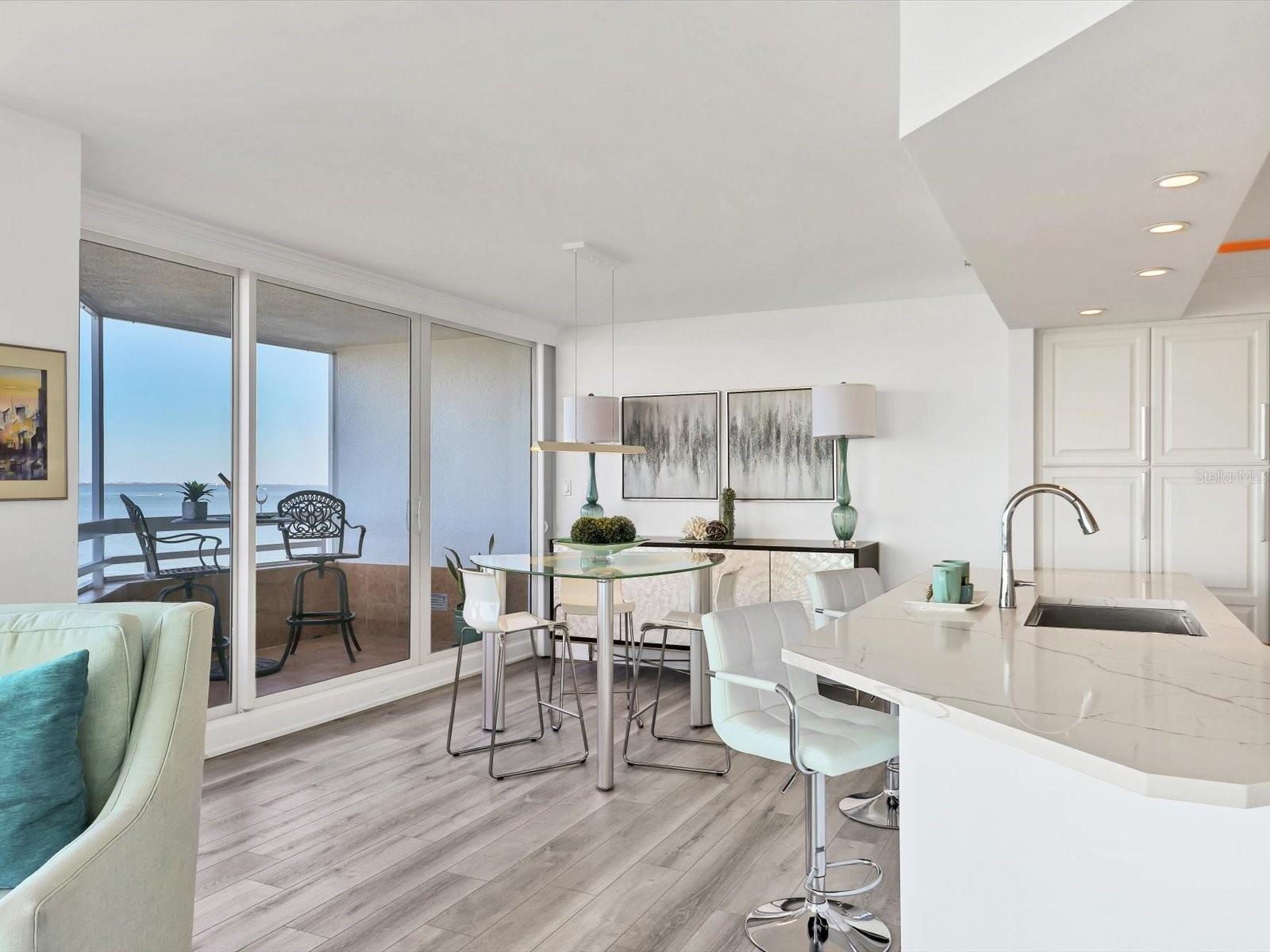 Sarasota, Florida, 34236, United States, 2 Bedrooms Bedrooms, ,2 BathroomsBathrooms,Residential,Active,1987245