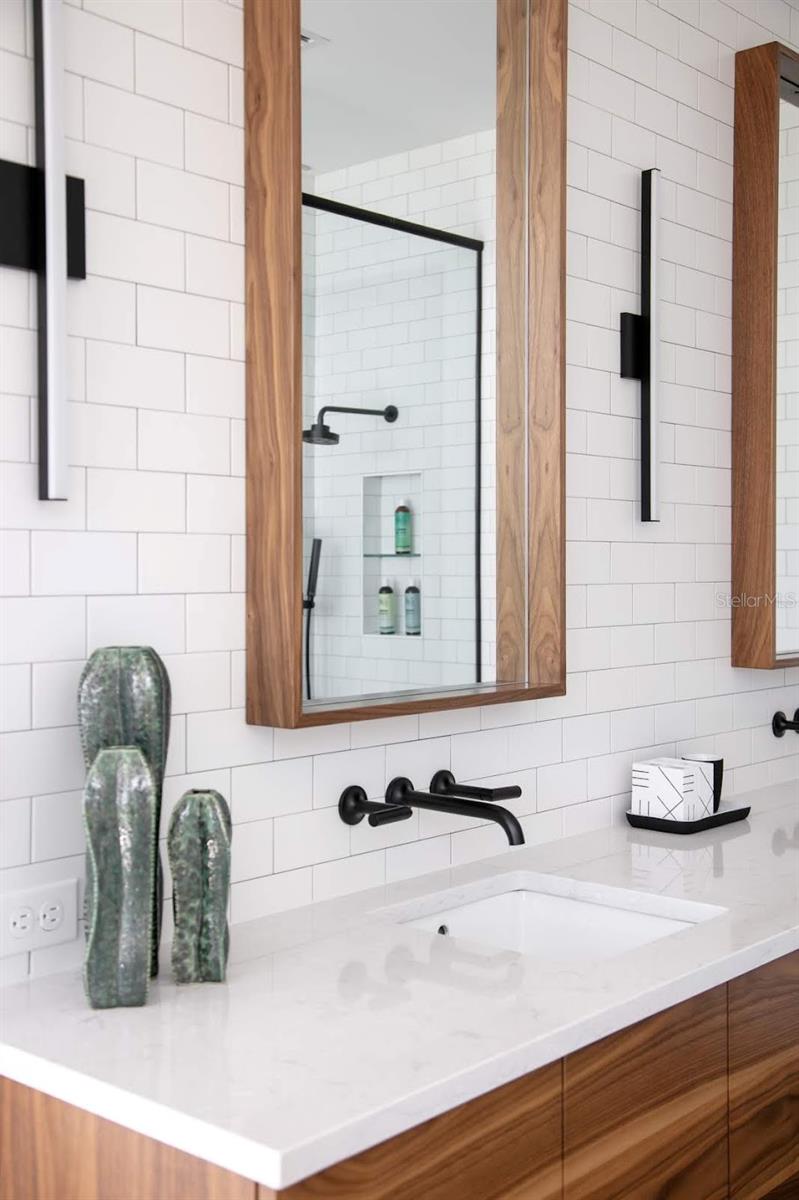 Sarasota, Florida, 34239, United States, 5 Bedrooms Bedrooms, ,5 BathroomsBathrooms,Residential,Active,2011197