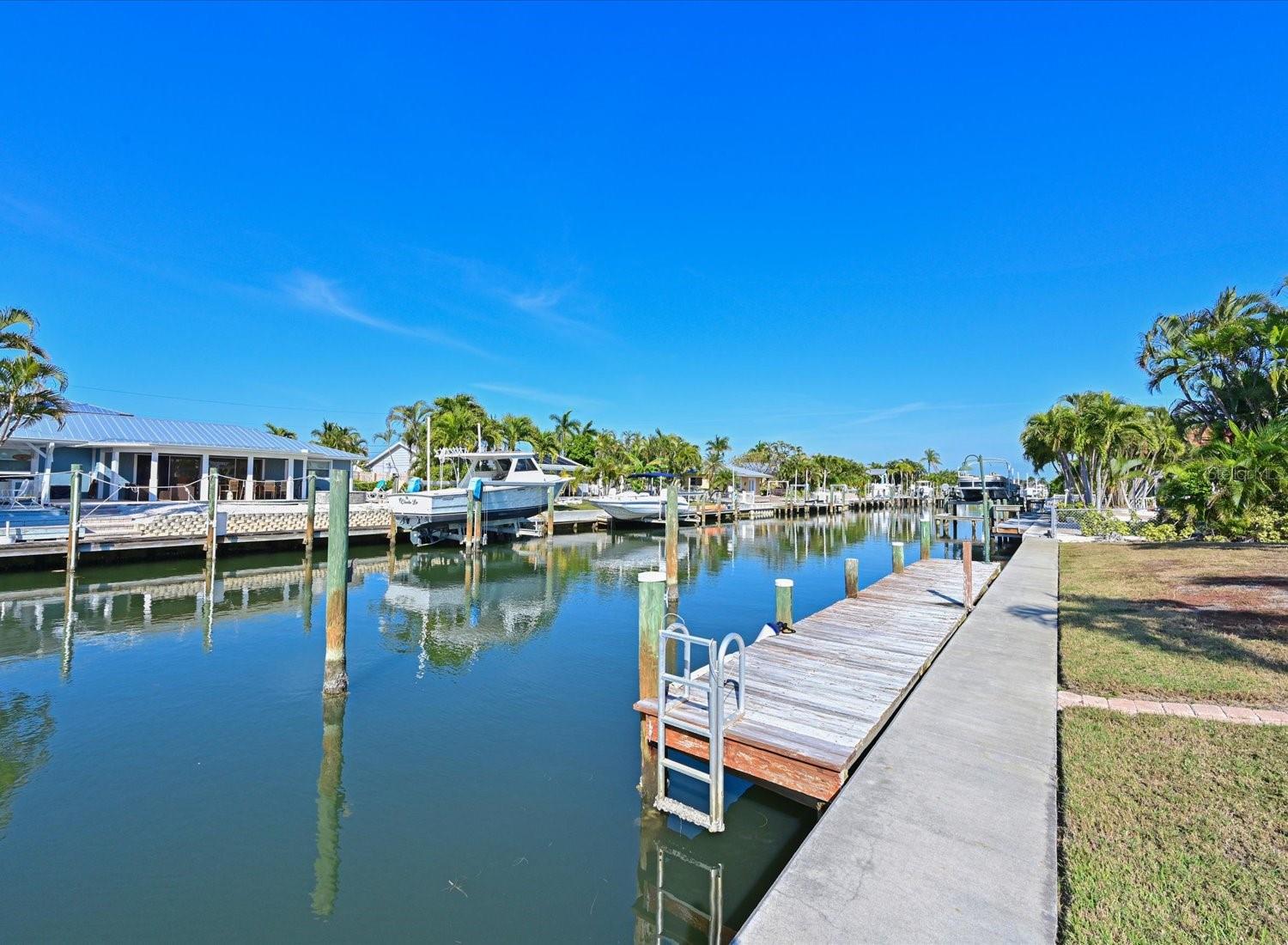 Holmes Beach, Florida, 34217, United States, 2 Bedrooms Bedrooms, ,2 BathroomsBathrooms,Residential,Pending,2045560