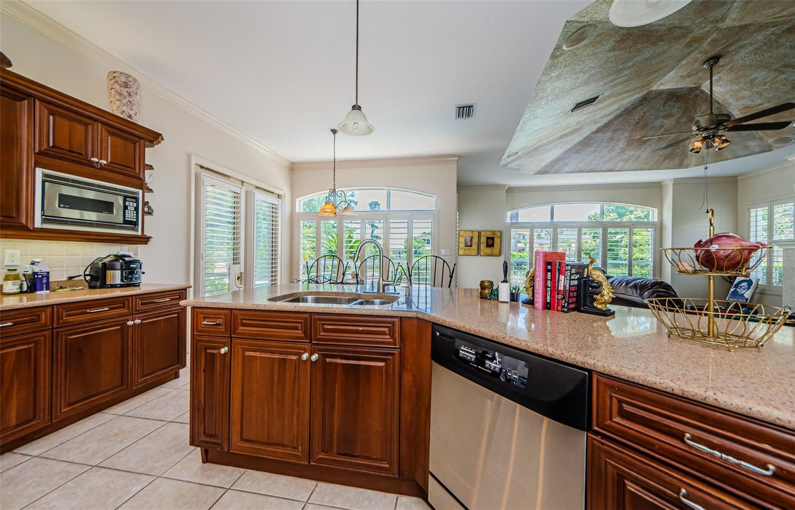 Tarpon Springs, Florida, 34688, United States, 5 Bedrooms Bedrooms, ,4 BathroomsBathrooms,Residential,Active,1853279